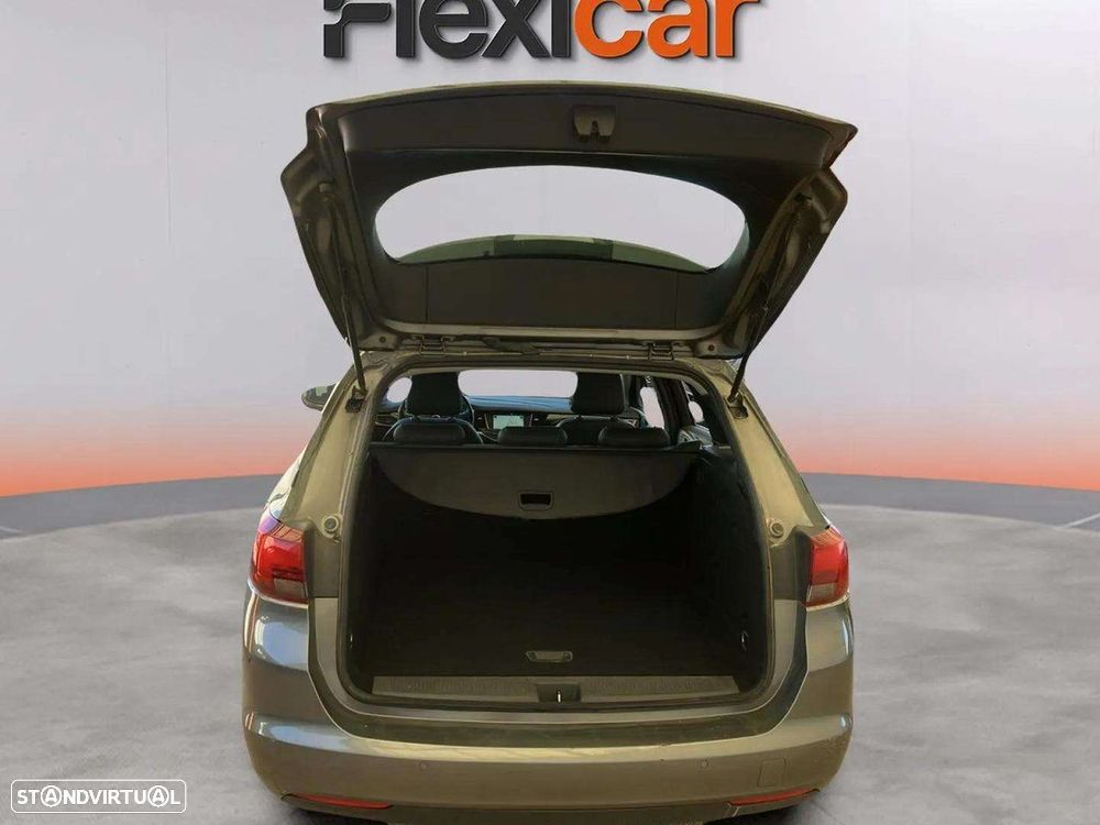 Opel Astra Sports Tourer - 8