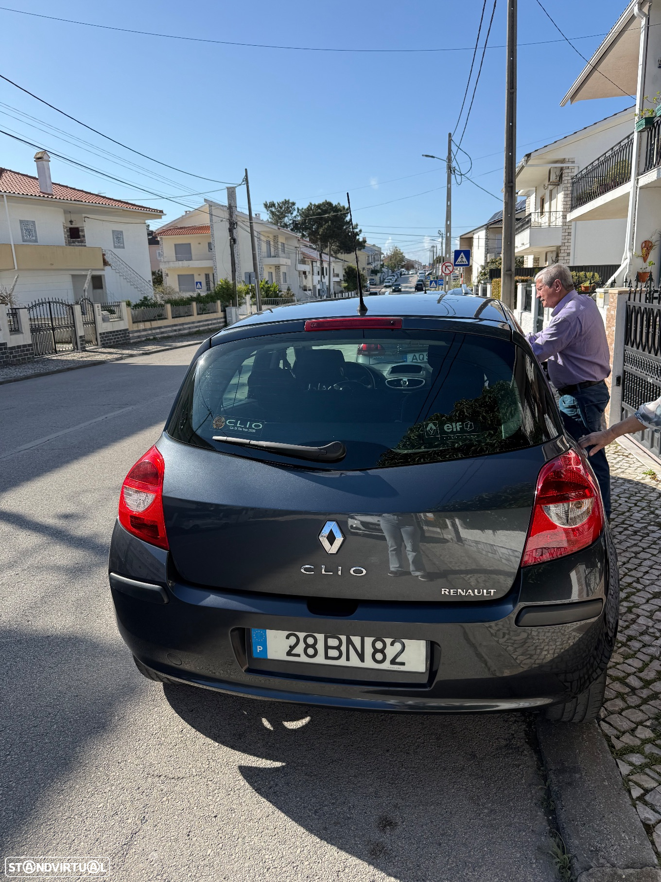 Renault Clio 1.2 16V Confort - 2