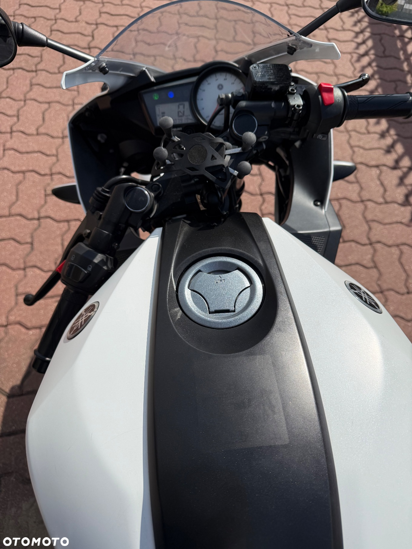 Yamaha YZF - 6