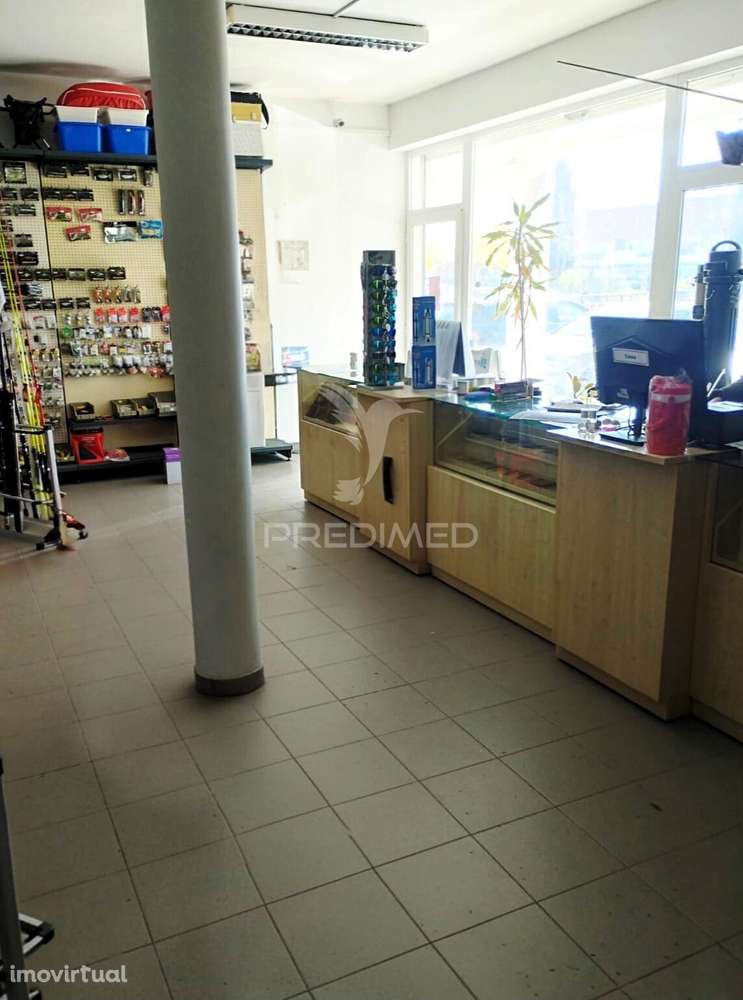 Espaço Comercial Amplo com Ótima Visibilidade | Bairro do Moinho –... - Grande imagem: 3/3