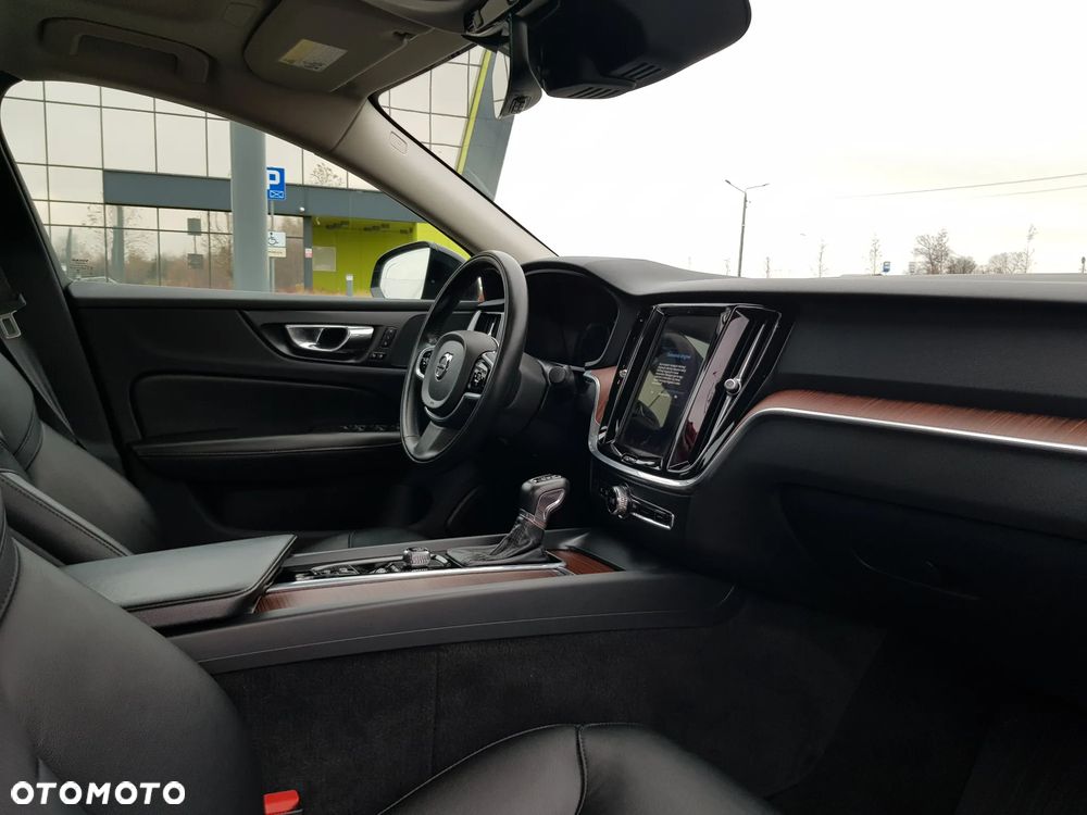 Volvo S60 T5 AWD Momentum Pro - 18