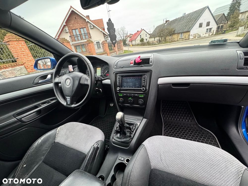 Skoda Octavia 2.0 TDI DPF RS - 9