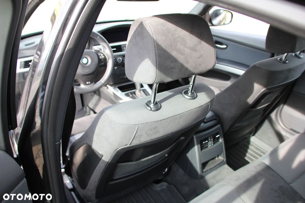BMW Seria 3 330i xDrive - 15