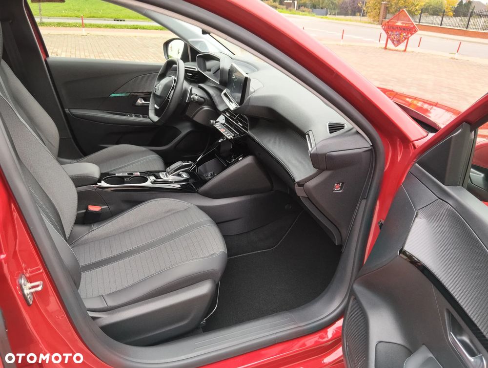 Peugeot 208 - 19