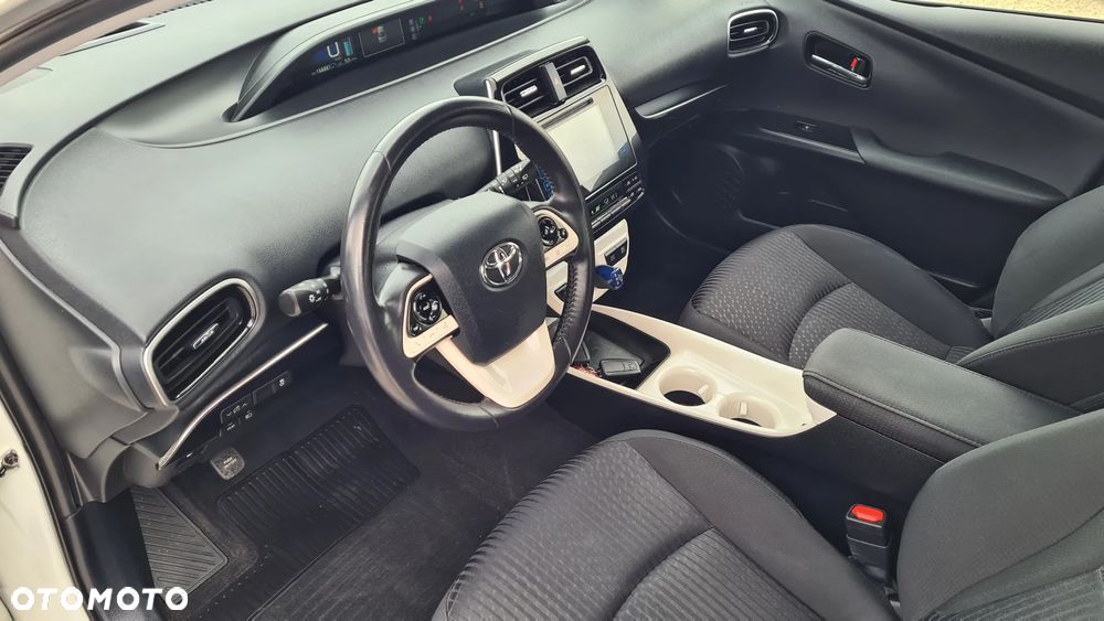 Toyota Prius Hybrid - 31