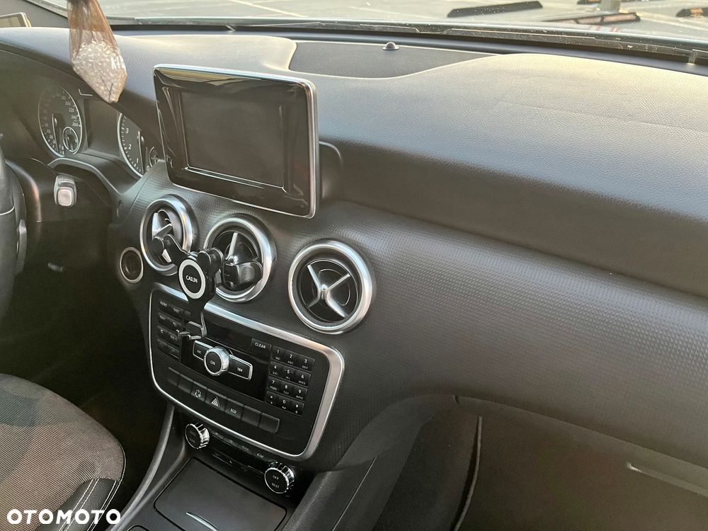 Mercedes-Benz Klasa A 180 7G-DCT Activity Edition - 15