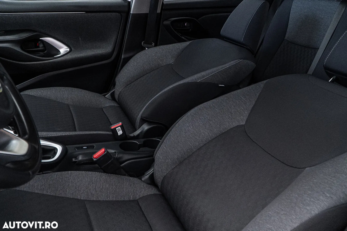 Toyota Yaris 1.5 L Dynamic - 17