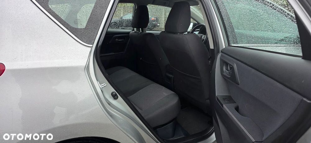 Toyota Auris 1.8 HSD Luna - 23