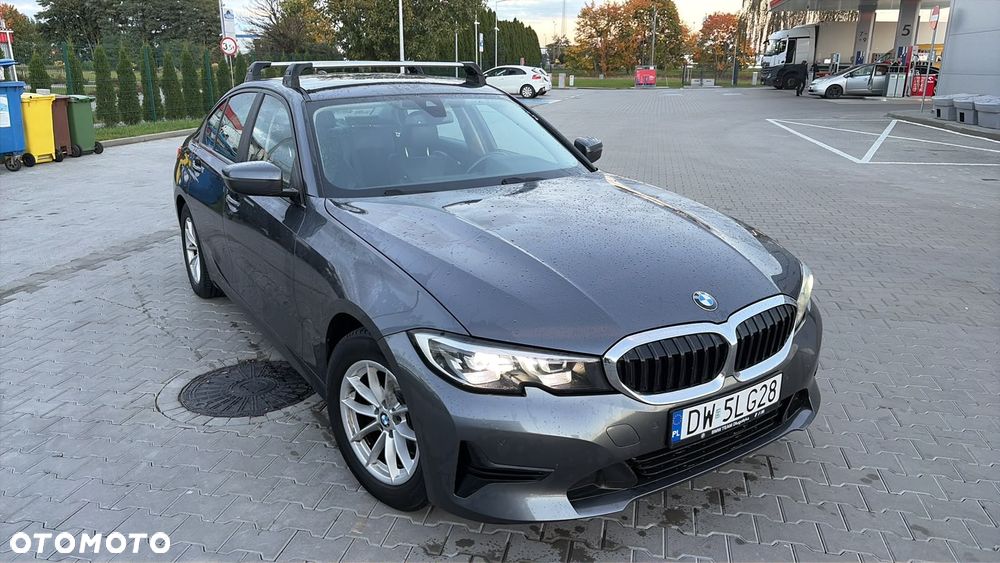 BMW 3 Series 2019 photo 5