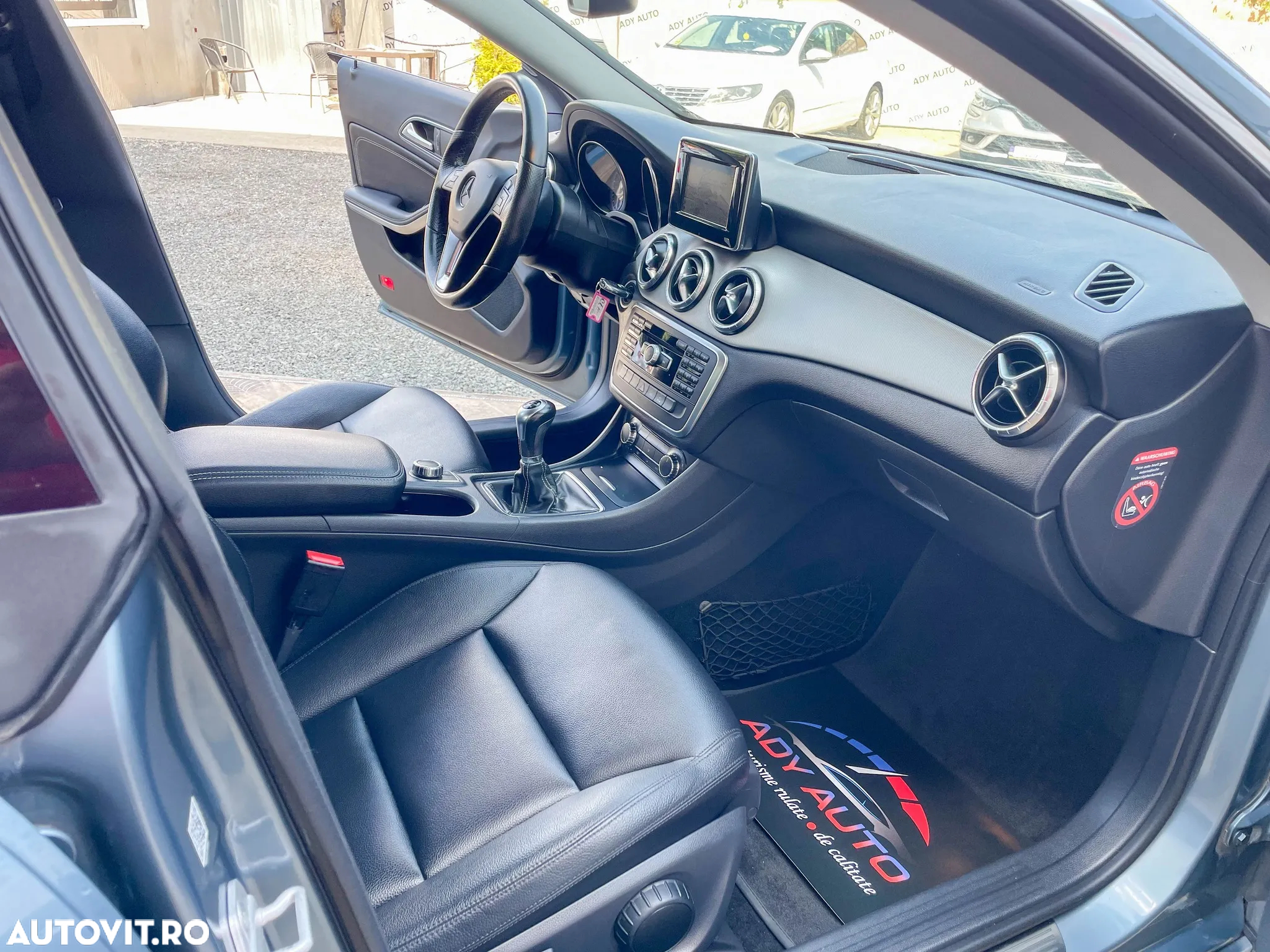 Mercedes-Benz CLA 200 CDI Urban - 12