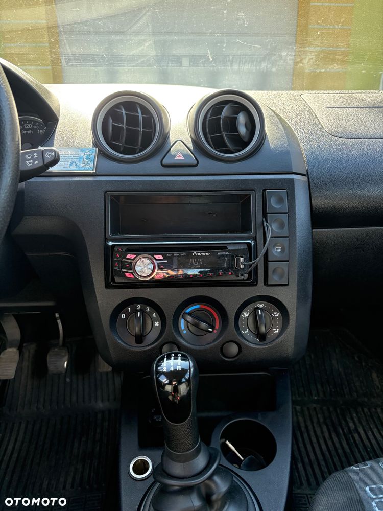 Ford Fiesta - 19