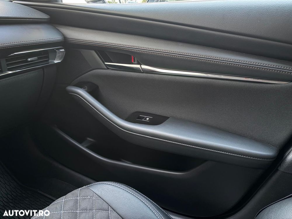 Mazda 3 e-Skyactiv X186 AT MHEV Center-Line - 14
