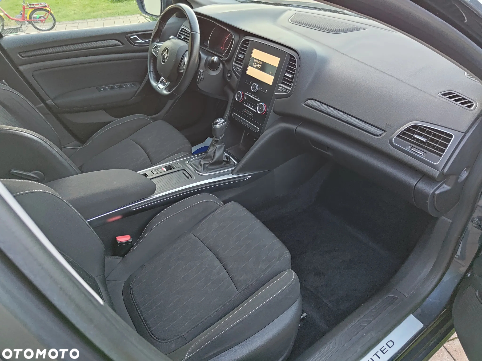 Renault Megane Grandtour TCe 140 GPF LIMITED - 17