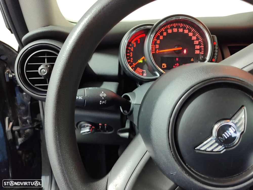 MINI 3 Portas One D - 32