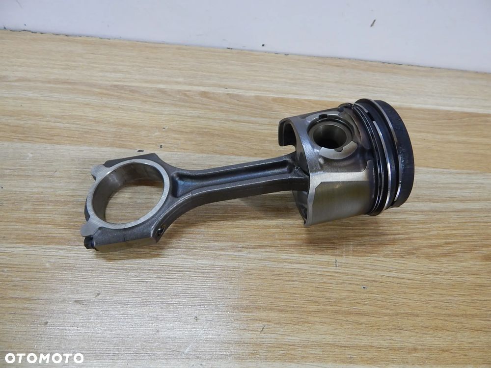 Głowica tłok korba wał korbowy  osłona rozrząd 1.7 CRDI Kia Sportage III Carens Sorento Hyundai ix35 i30 i40 Tucson III Ceed 10-17 Łuków części - 3