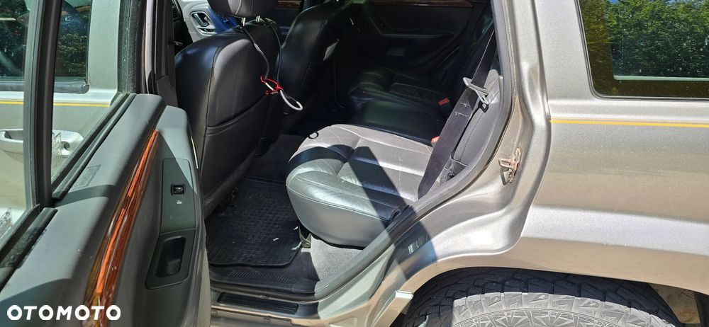 Jeep Grand Cherokee - 17