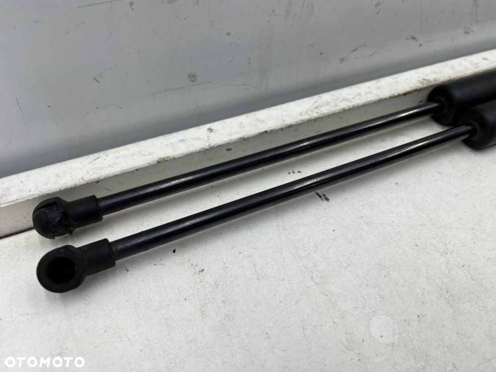 Siłownik VW Golf 7 VII 12-20r. HB 5Drzwi teleskop sprężyna gazowa bagażnika klapy KOMPLET 5g6827550c - 2
