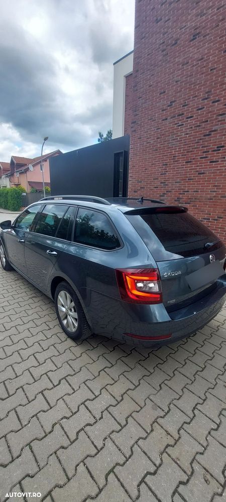 Skoda Octavia 1.6 TDI DSG Ambition - 6