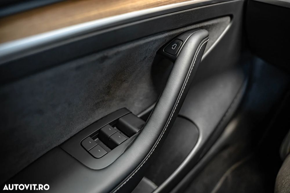 Tesla Model 3 Langstreckenbatterie Allradantrieb Dual Motor - 13