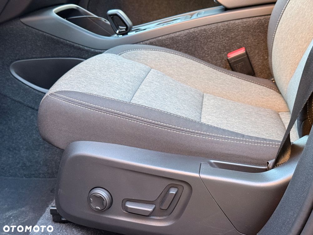 Volvo XC 40 B5 B AWD Momentum Pro - 22