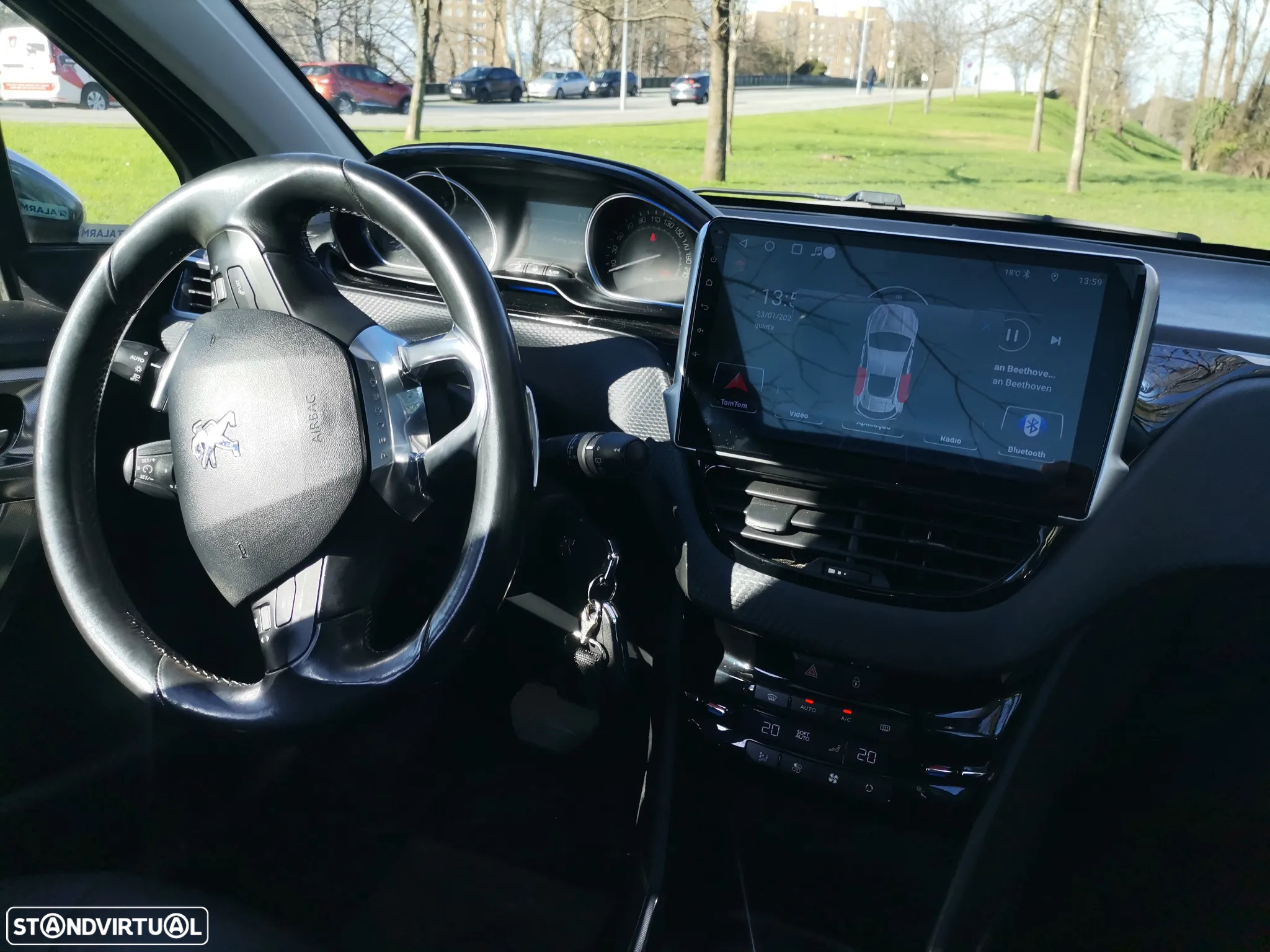 Peugeot 2008 1.6 e-HDi Allure 2-Tronic - 12