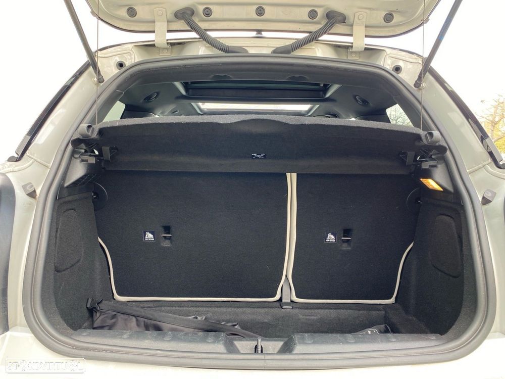 MINI 3 Portas Cooper SE Premium Yours - 17