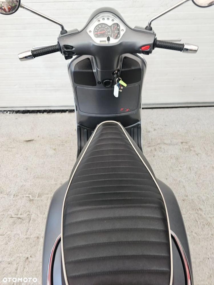 Piaggio Vespa - 30