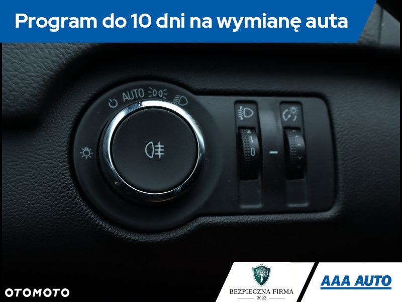 Opel Insignia - 19