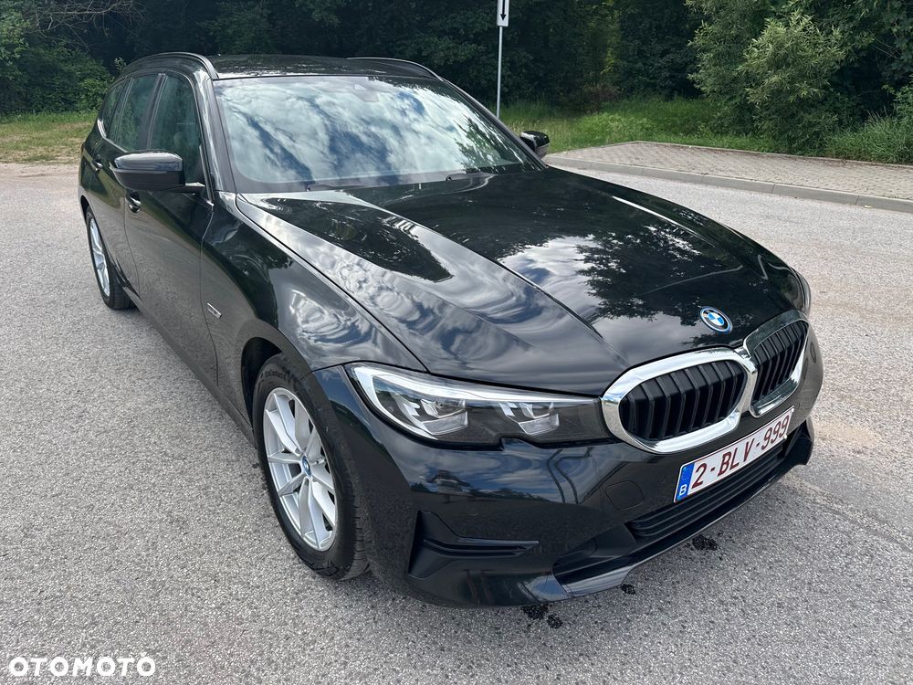 BMW Seria 3 320e PHEV sport - 4