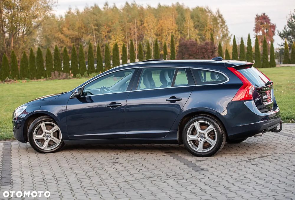 Volvo V60 D5 AWD Momentum - 10