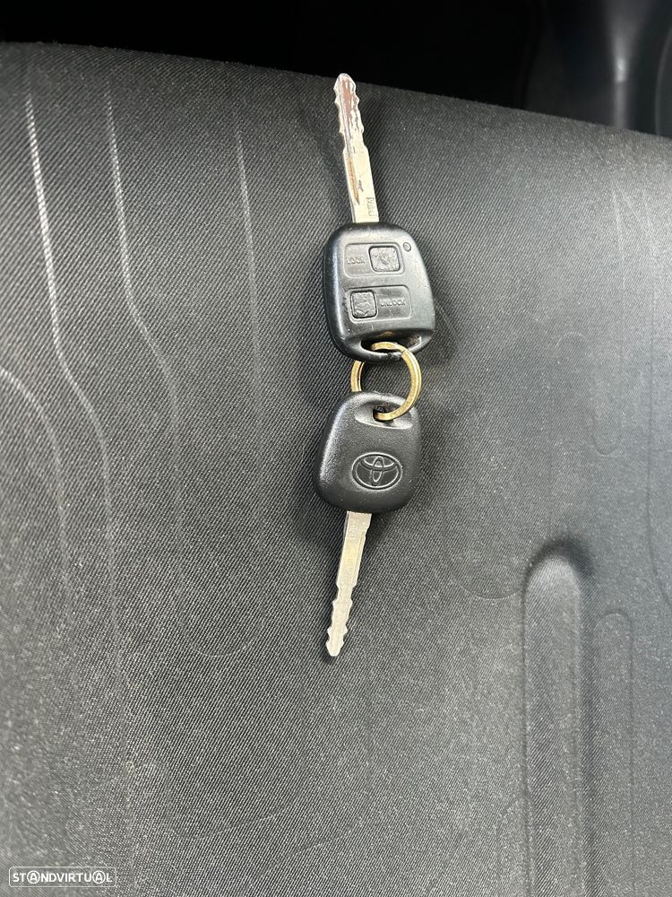 Toyota Yaris 1.0 VVT-i Cool Edition - 32