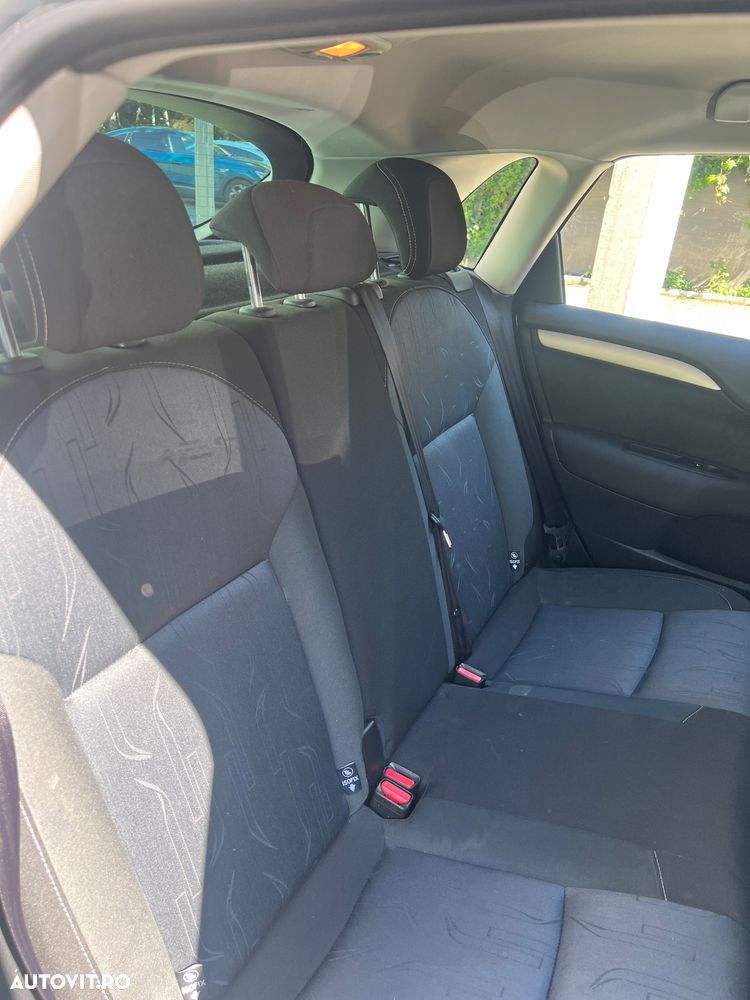 Citroën C4 1.6 HDI FAP Exclusive - 6