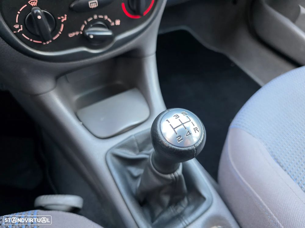 Peugeot 206 1.1 Color Line - 17