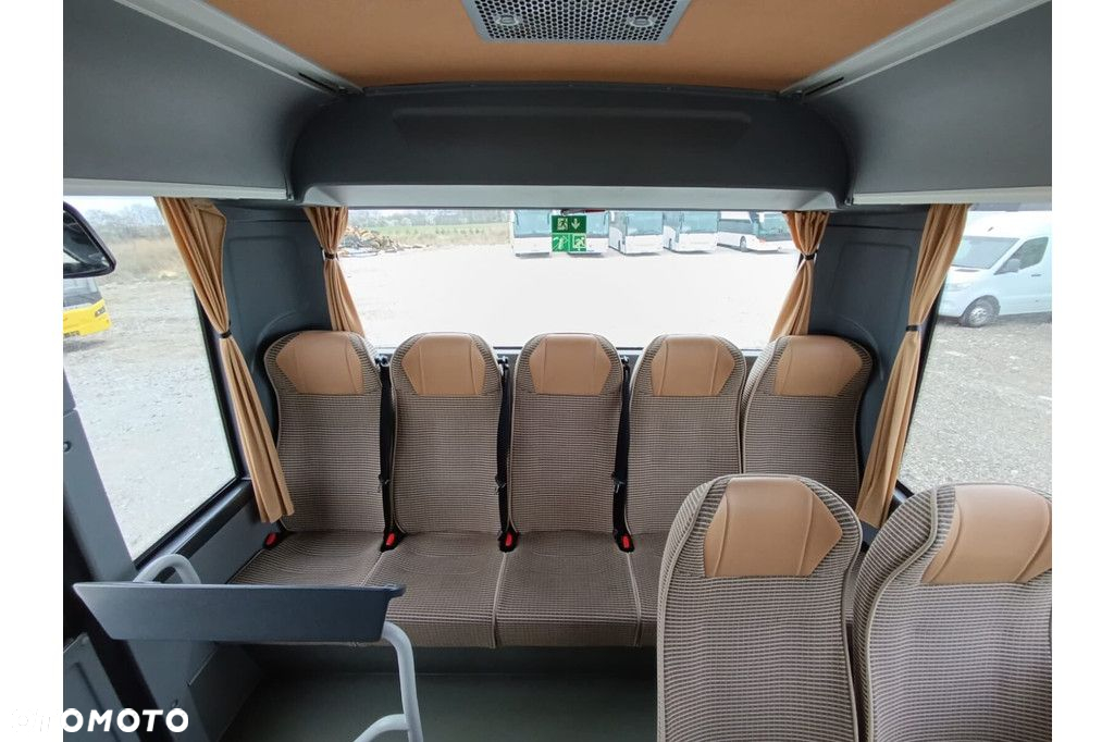Isuzu Novolux - 17
