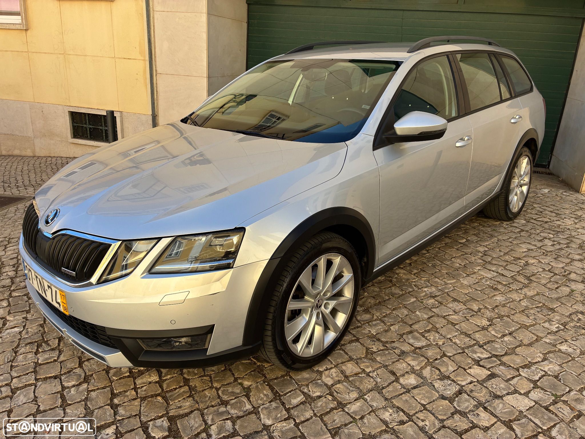 Skoda Octavia Break 2.0 TDI Ambition 4x4 DSG - 1
