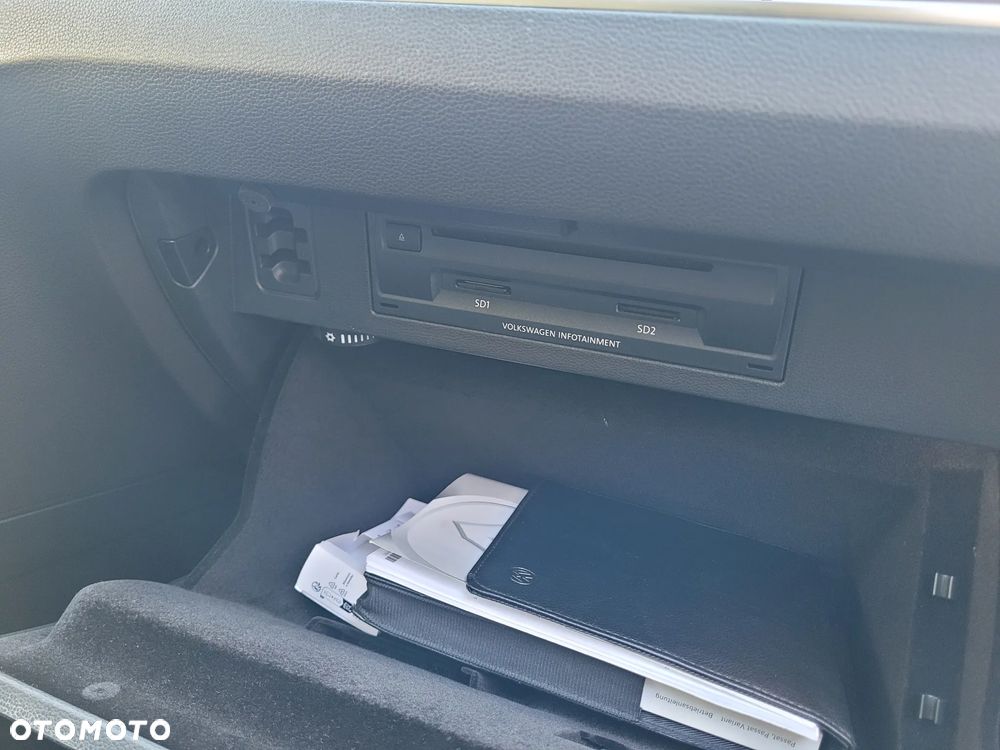 Volkswagen Passat Variant 2.0 TDI SCR DSG Comfortline - 25