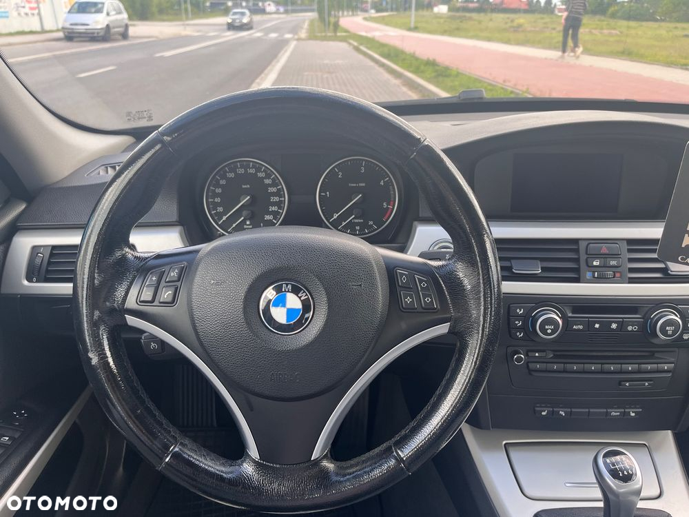 BMW Seria 3 318d - 15