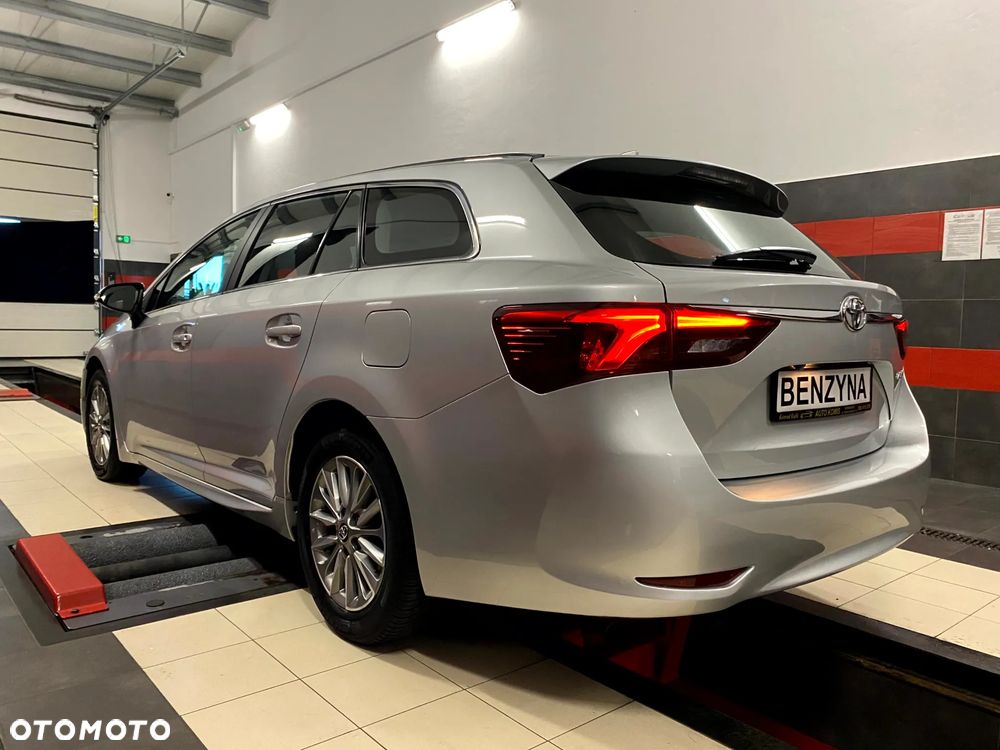 Toyota Avensis 1.8 Premium - 13