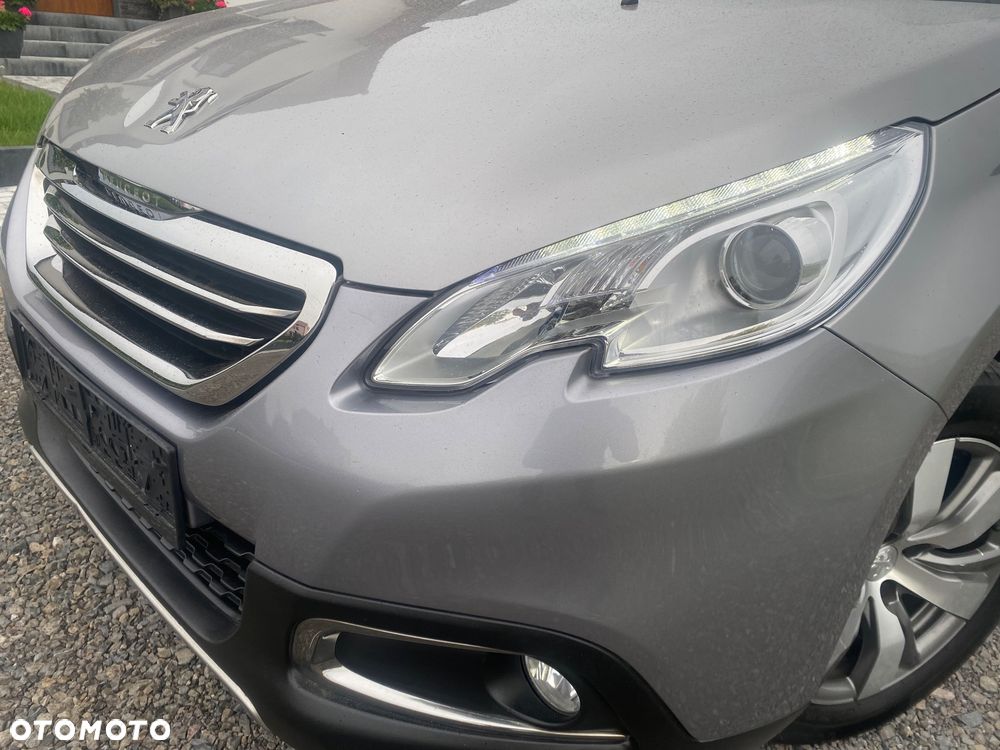 Peugeot 2008 1.6 BlueHDi Allure S&S - 11
