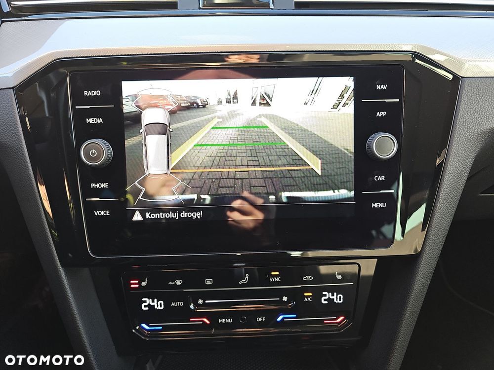 Volkswagen Passat - 25