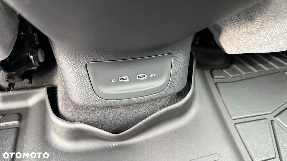 Volkswagen ID. Unyx 06 - 19