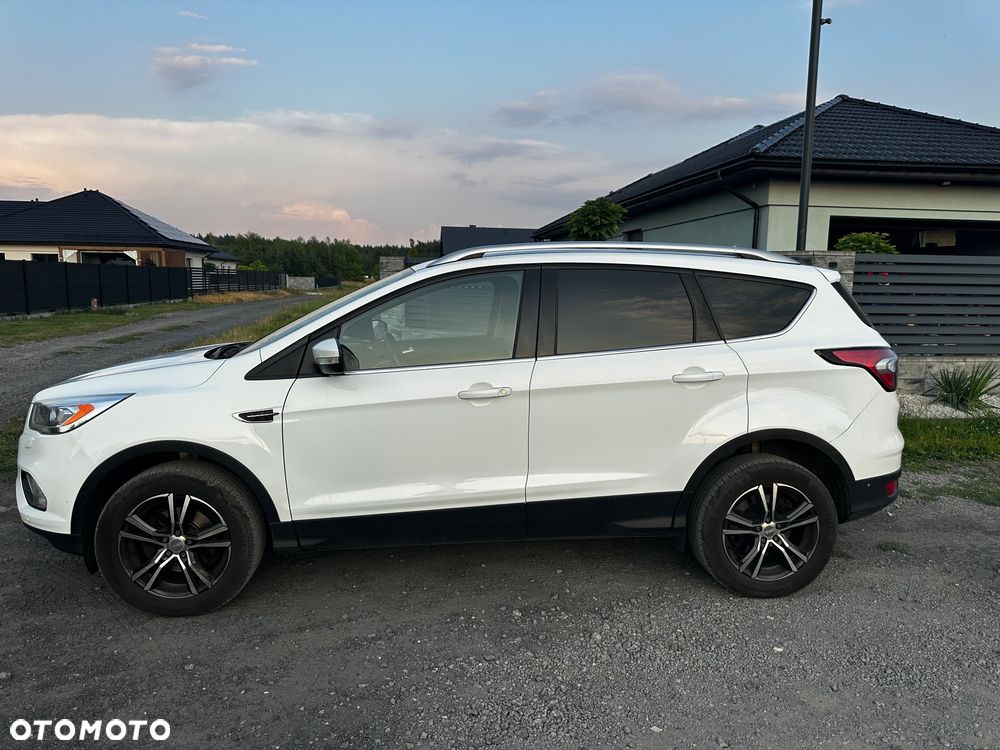 Ford Kuga 1.5 EcoBoost 2x4 Titanium - 6