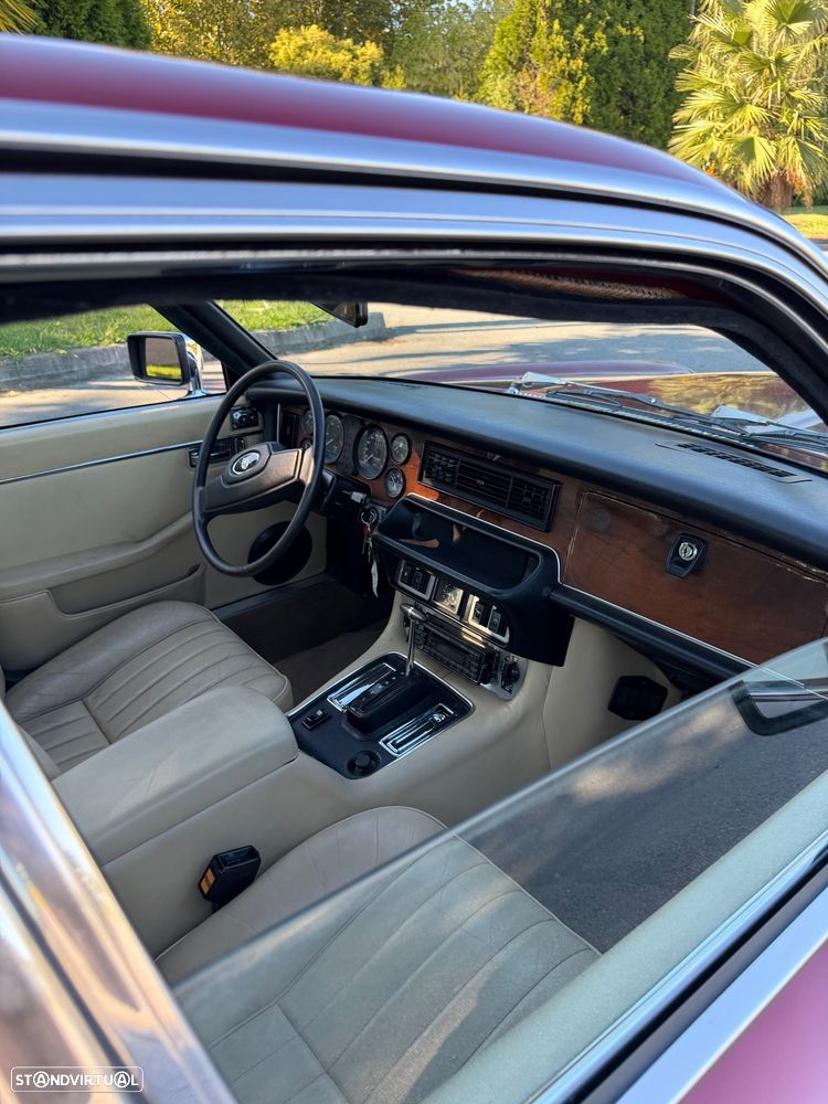 Jaguar XJ - 11