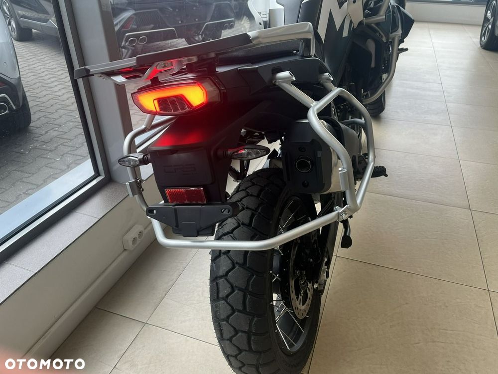 CFMoto MT - 12