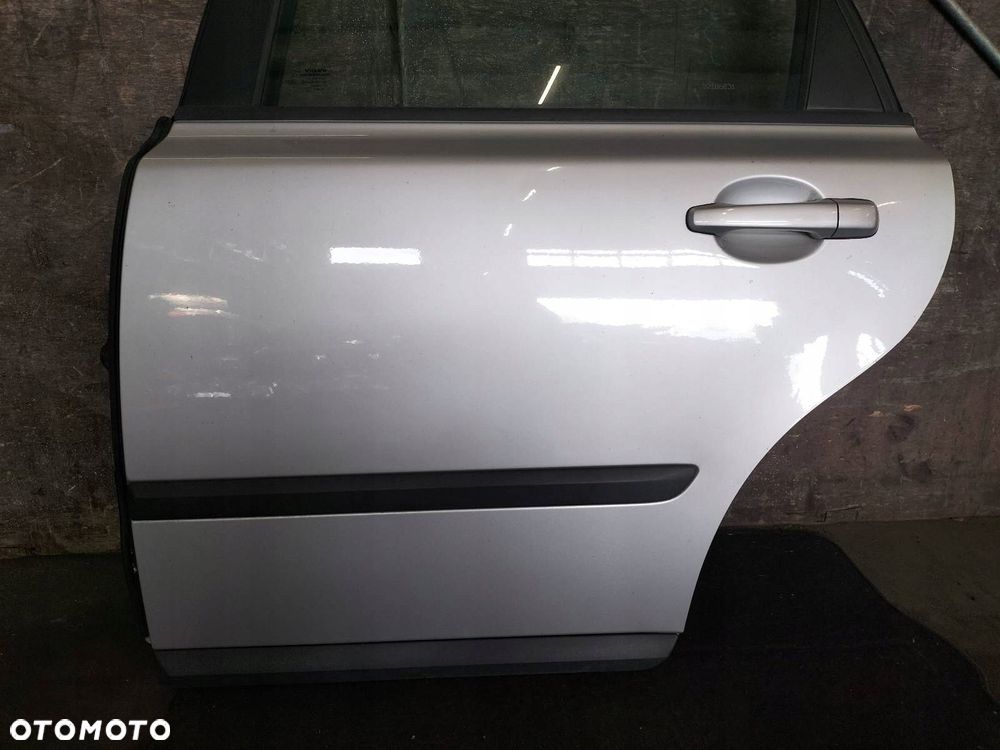 DRZWI KOMPLETNE LEWY TYŁ VOLVO V50 I 426-26 - 2