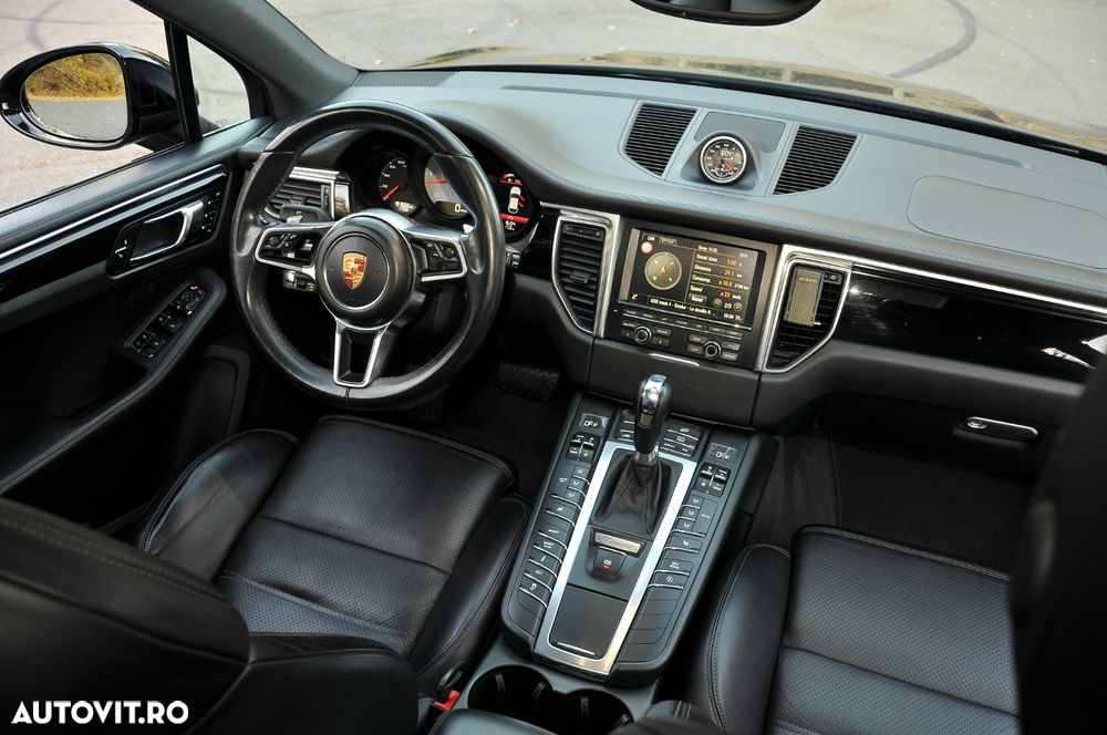 Porsche Macan - 31