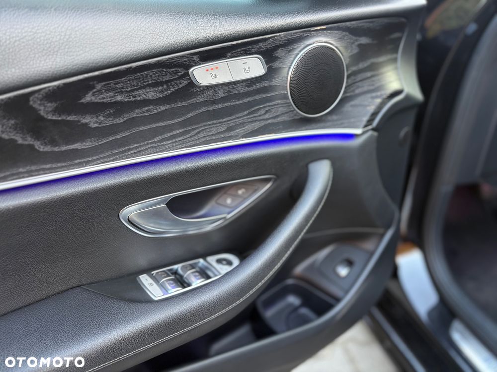 Mercedes-Benz Klasa E 220 d 9G-TRONIC - 28