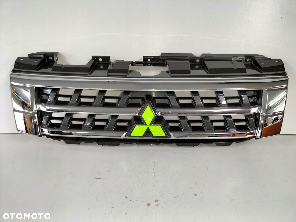 atrapa kratka grill mitsubishi pajero iv lift 15- - 1