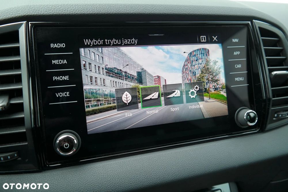 Skoda Karoq 1.5 TSI ACT 4x2 Sportline DSG - 30