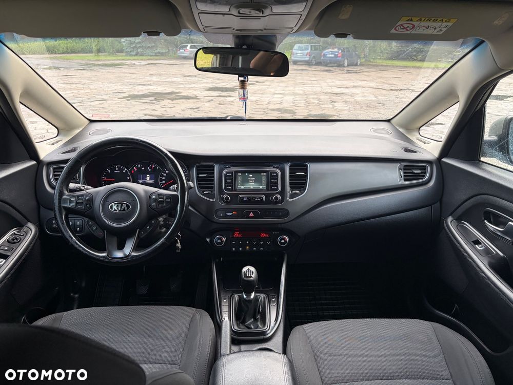 Kia Carens - 13